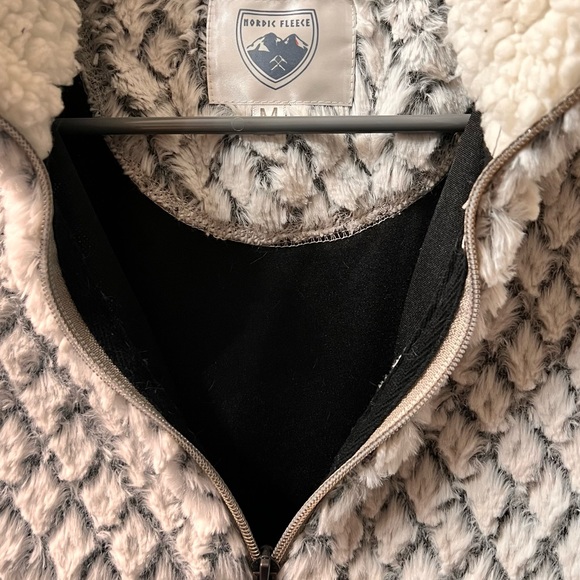 Nordic Fleece White and Grey Medium - Picture 4 of 7